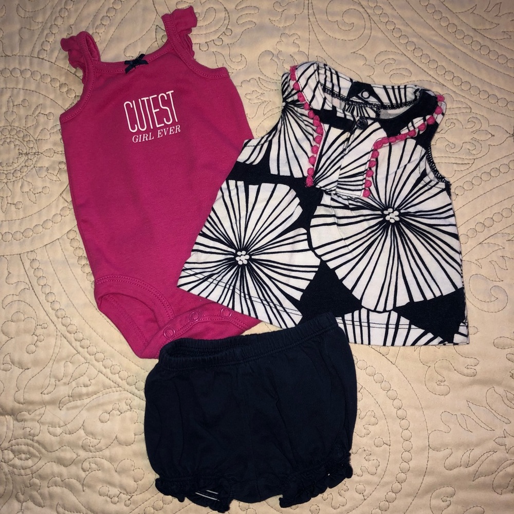 Carter’s 3M onesie set. EUC!!!